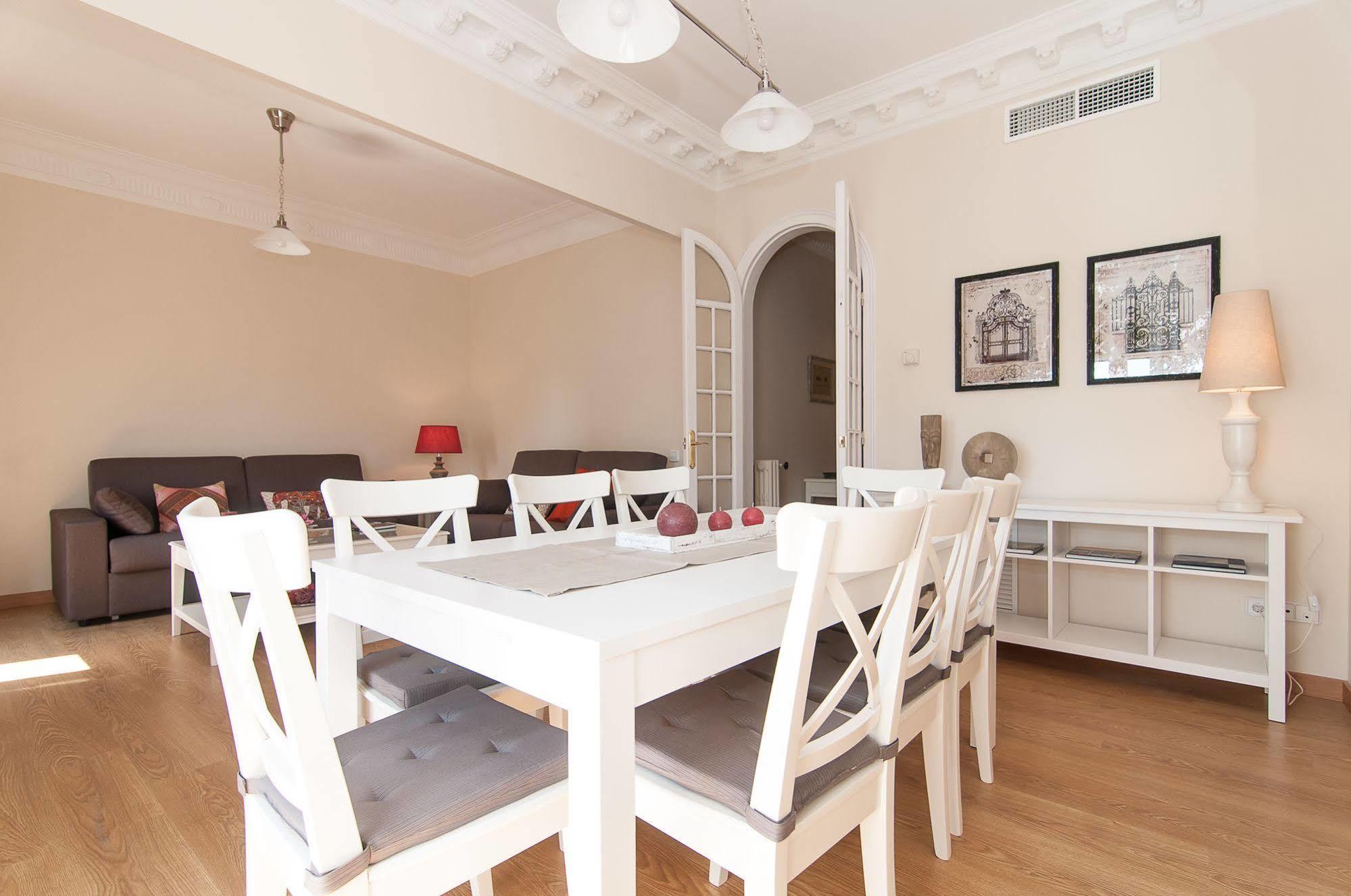 Weflating Passeig De Gracia Apartment Barcelona Ngoại thất bức ảnh