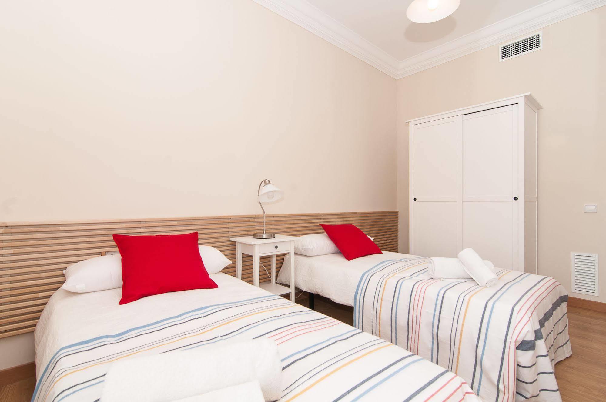 Weflating Passeig De Gracia Apartment Barcelona Ngoại thất bức ảnh